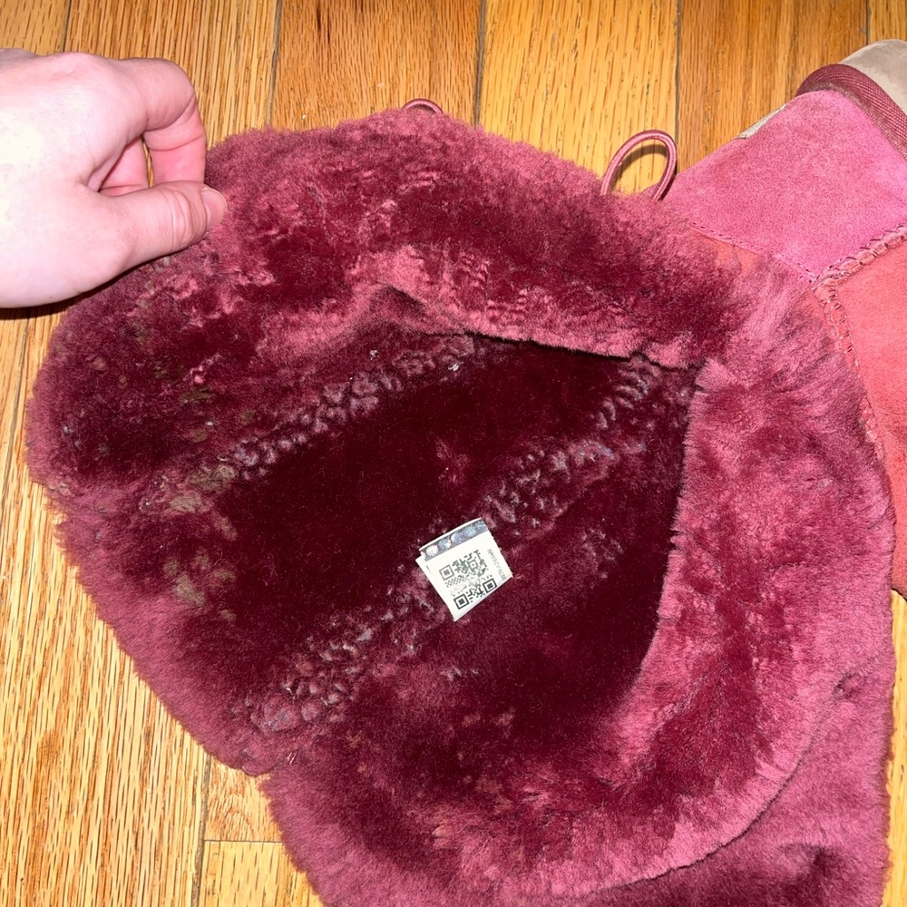 Uggs Bailey button
